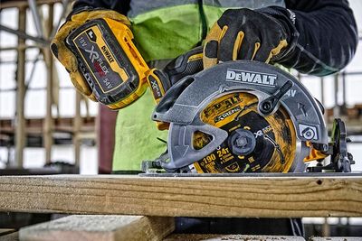 DeWalt DCS578NT Cirkelsåg 54V XR 190mm (utan batterier)