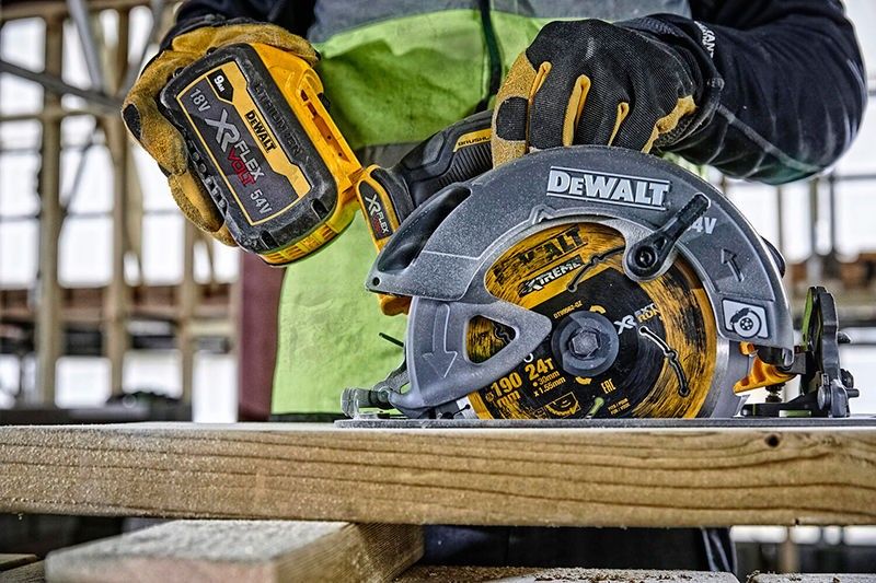 DeWalt DCS578NT Cirkelsåg 54V XR 190mm (utan batterier)