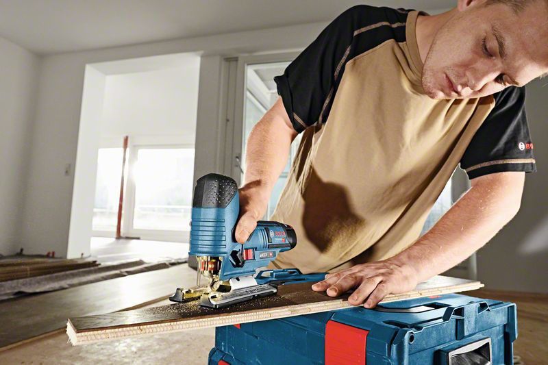 Bosch GST 12V-70 Batteridriven Sticksåg 12V (2x3,0ah)