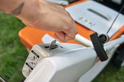 Stihl RMA 448V Batteridriven Gräsklippare – 46 cm klippbredd (utan batterier)