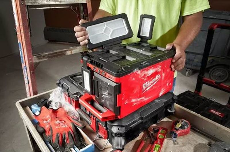 Milwaukee M18 POALC-0 Arbetsbelysning 18V (utan batterier)
