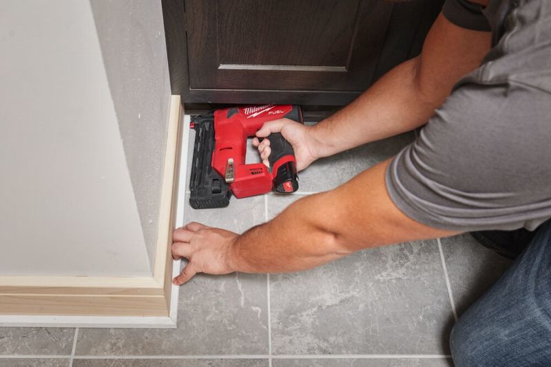 Milwaukee M12 FCN18GS-202X Dyckertpistol 12V HD-BOX (2x2,0ah)