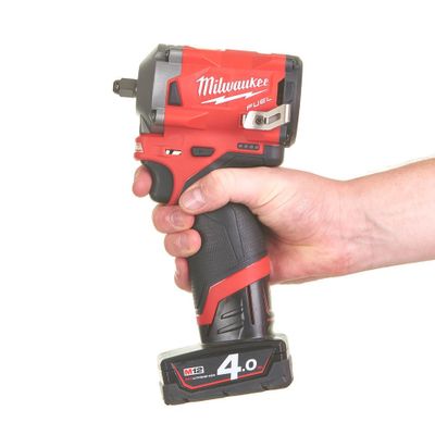 Milwaukee M12 FIW38-422X Mutterdragare 12V 3/8" (1x2,0ah 1x4,0ah)