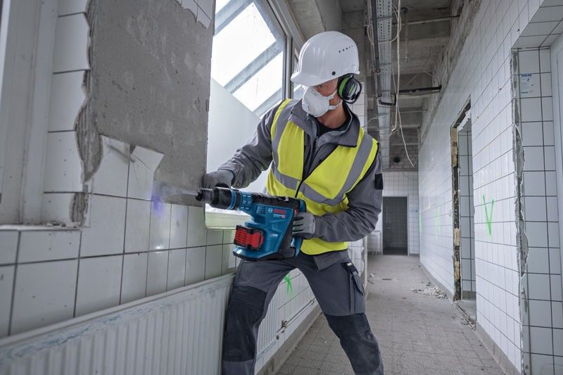 Bosch GBH 18V-40 C Borrhammare med 9,0J SDS-max (utan batterier)
