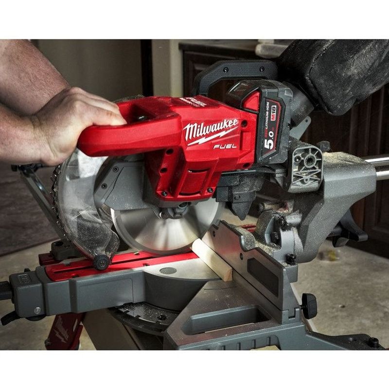 Milwaukee M18 FMS190-0 Kap-/Geringssåg 190mm 18V (utan batterier)