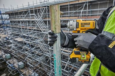 DeWalt DCF892P2T Mutterdragare 18V XR  1/2" (2x5,0Ah)