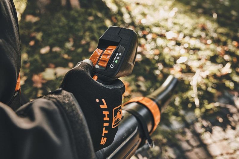 Stihl BGA 300 Ryggburen Batterilövblås 36V (utan batterier)