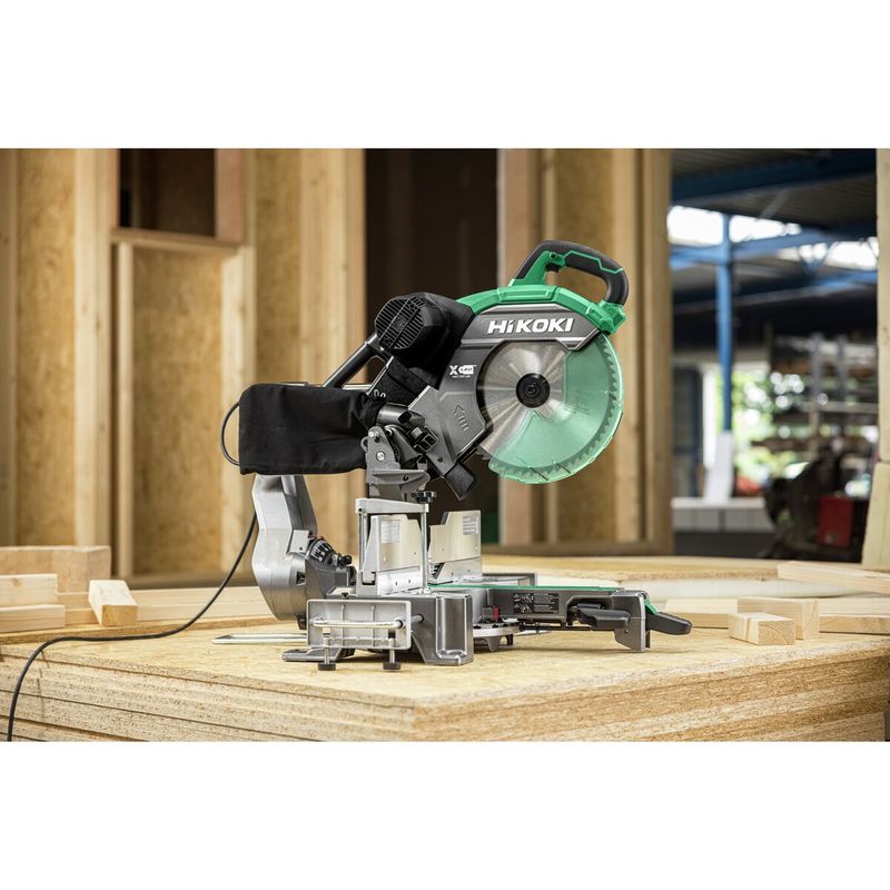 HiKOKI C12RSH3WAZ Kap-/gersåg Med Lasermarkör 1520W