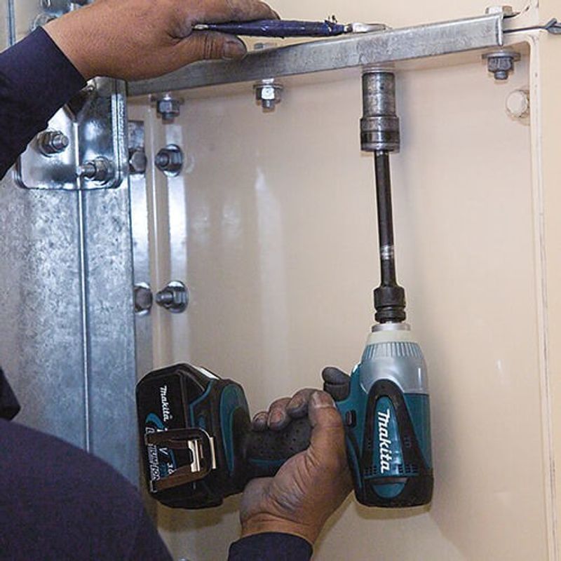 Makita DTW251Z Mutterdragare 18V 1/2" (utan batterier)