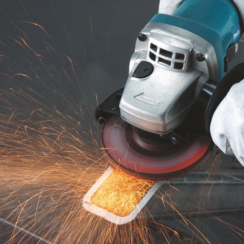 Makita 9558HNR Vinkelslip 125mm (840W)