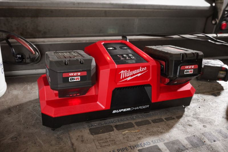 Milwaukee M18 DBSC Dubbel Superladdare