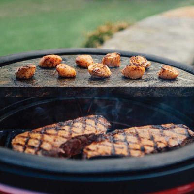Kamado Joe Halvmåneformad täljsten för Big Joe