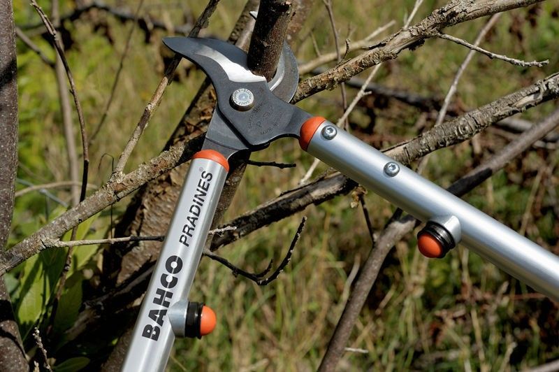 Bahco P116-SL Grensax – Lätt och effektiv beskärning 400-700mm