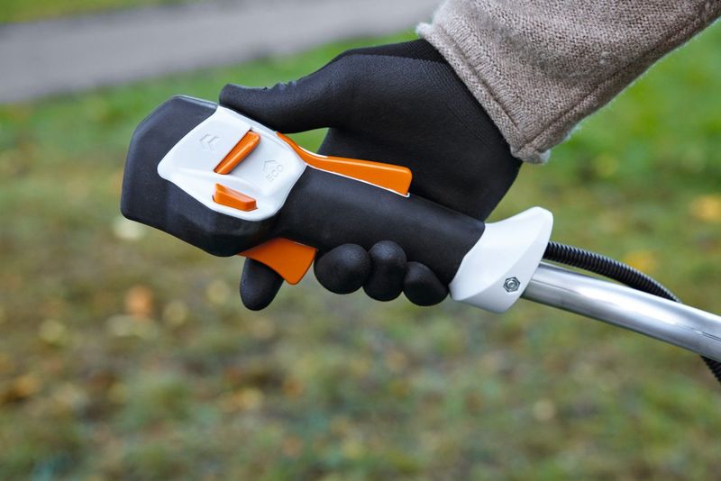 Stihl FSA 120 Batteridriven grästrimmer och AP 300 S (1+1)