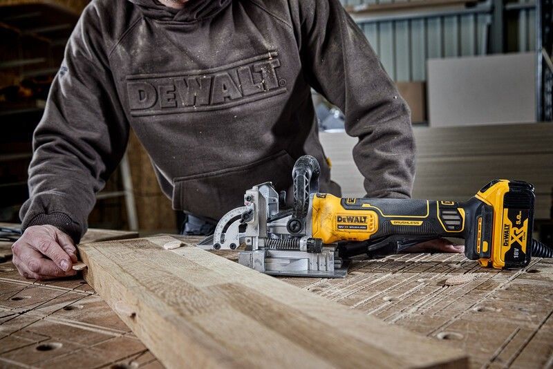 DeWalt DCW682P2 Lamellfräs 18V XR T-STAK (2x5,0ah)