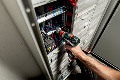 Metabo PowerMaxx BS BL Q Batteridriven borrskruvdragare 12V (2x2,0ah)