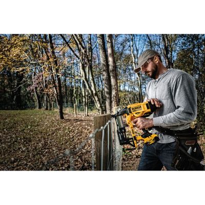 DeWalt DCFS950P2 Klammerpistol 18V XR TSTAK (2x5,0Ah)