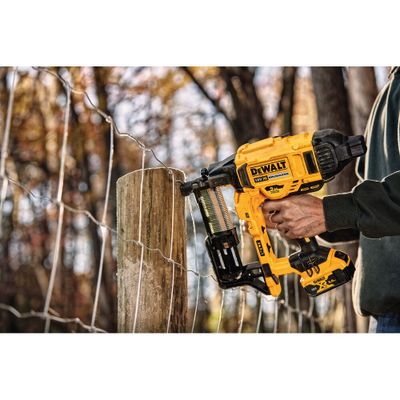 DeWalt DCFS950P2 Klammerpistol 18V XR TSTAK (2x5,0Ah)