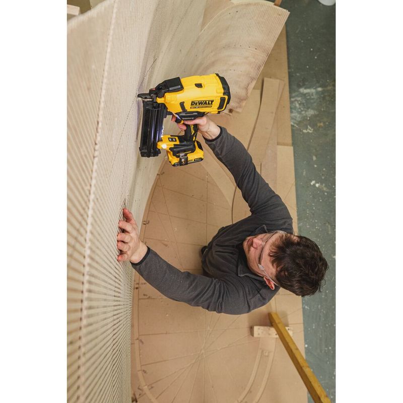 DeWalt DCN210SN Dyckertpistol 18V XR 1,2mm (utan batterier)