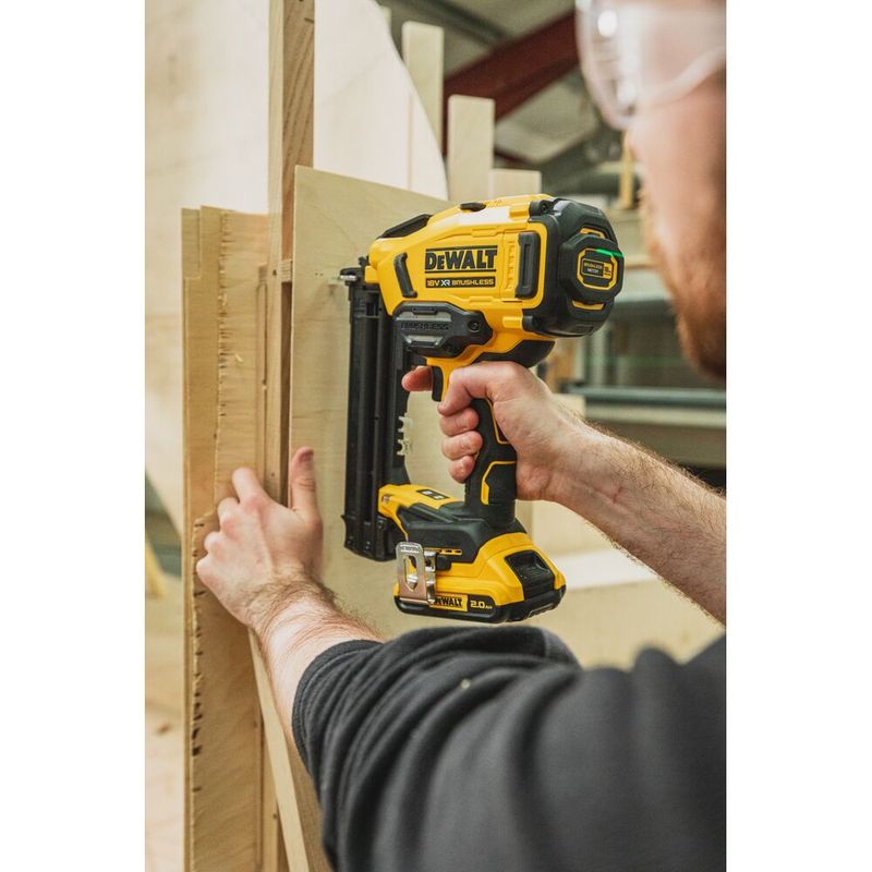 DeWalt DCN210SN Dyckertpistol 18V XR 1,2mm (utan batterier)