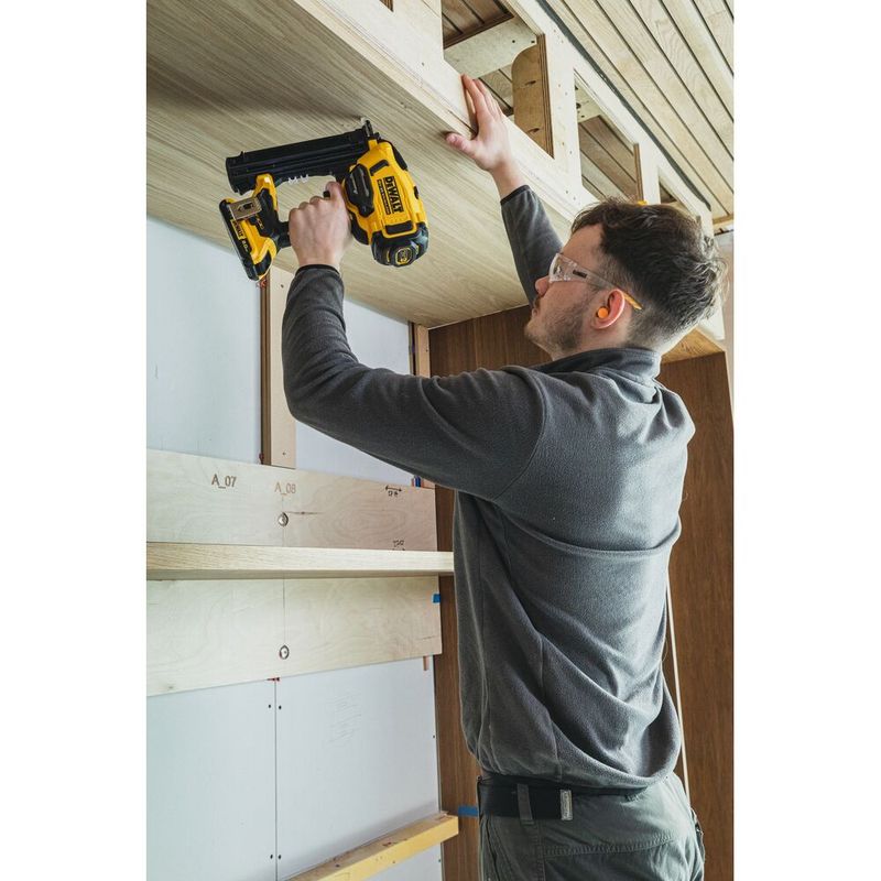DeWalt DCN210SN Dyckertpistol 18V XR 1,2mm (utan batterier)