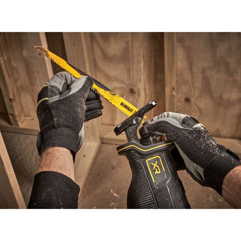 DeWalt DCS382N Tigersåg 18V XR  (utan batteri)