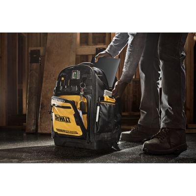 DEWALT DWST60102-1 Ryggsäck 23,8L 43-fack