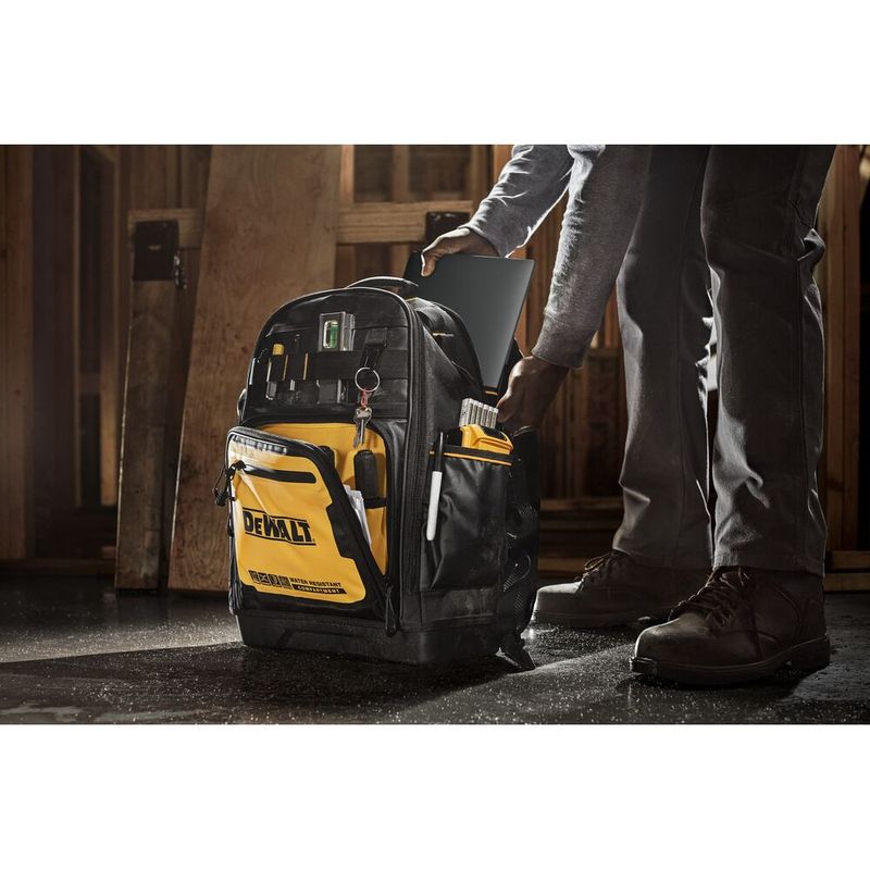 DEWALT DWST60102-1 Ryggsäck 23,8L 43-fack