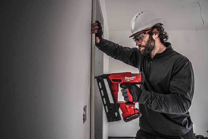 Milwaukee M18 FN16GA-0X Dyckertpistol 18V (utan batterier)