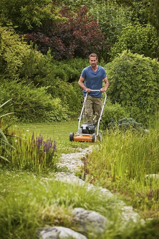 Stihl RM 2 R Bensindriven Gräsklippare ->1500m2