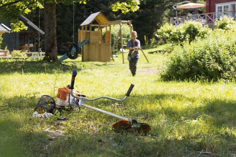 Stihl FS 240 C-E Röjsåg - Easystart 2-MIX, 2,3hk