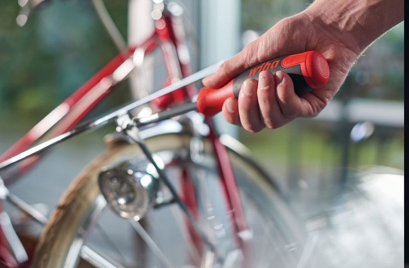 Wiha LiftUp Skruvmejsel – Ergonomisk med 12 bits