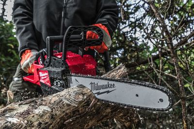 Milwaukee M18 FCHS-0 FUEL Kedjesåg med 40cm svärd