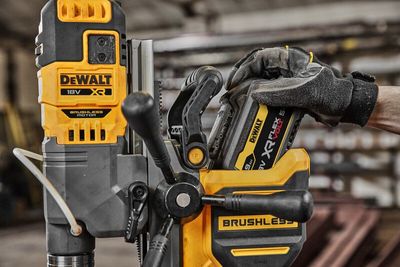 DeWalt DCD1623X2G Magnetborrmaskin 18V XR/54V FVA (2x9,0ah)