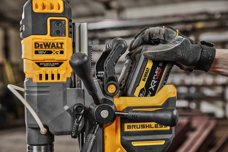 DeWalt DCD1623X2G Magnetborrmaskin 18V XR/54V FVA (2x9,0ah)