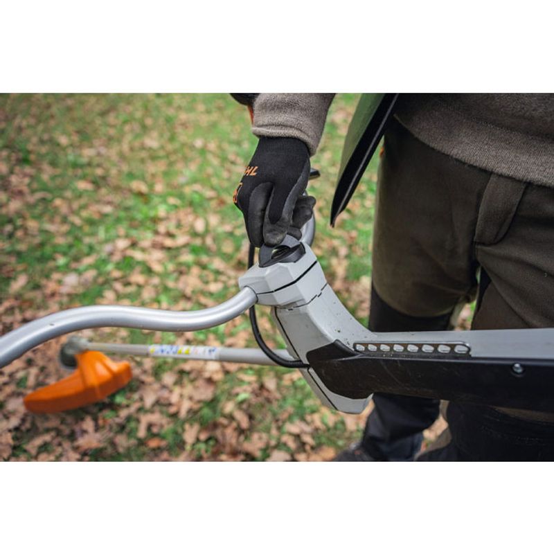 Stihl FSA 200 Batteridriven Grästrimmer 450mm 36V IPX4 (utan batterier)
