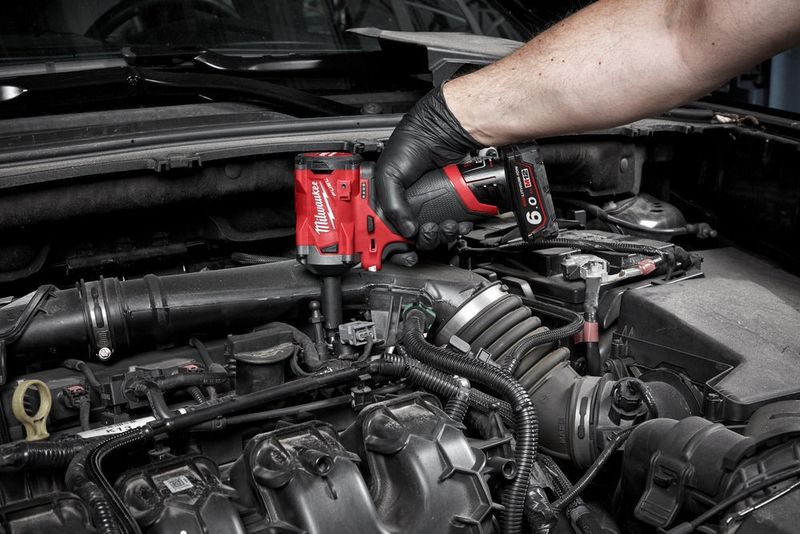 Milwaukee M12 FIW38-422X Mutterdragare 12V 3/8" (1x2,0ah 1x4,0ah)
