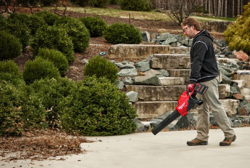 Milwaukee M18 F2BL-0 Lövblåsare 18V (utan batterier)