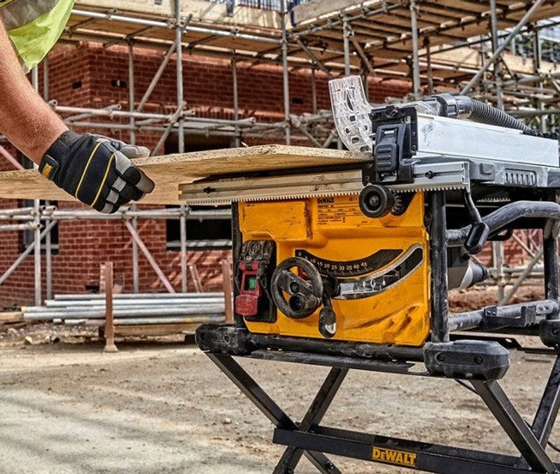 DeWalt DWE7485RS Klyvsåg 210mm Inkl. DE7400 samt 2st sågklingor