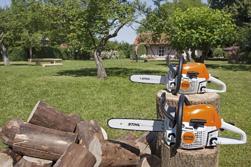 Stihl MS 251 Motorsåg 2,2 kw (35cm)