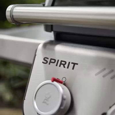 Weber Spirit E-410 Gasolgrill – 4 brännare Svart