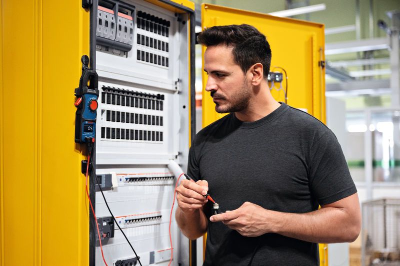 Bosch GMC 600-15 True RMS Strömtång IP54