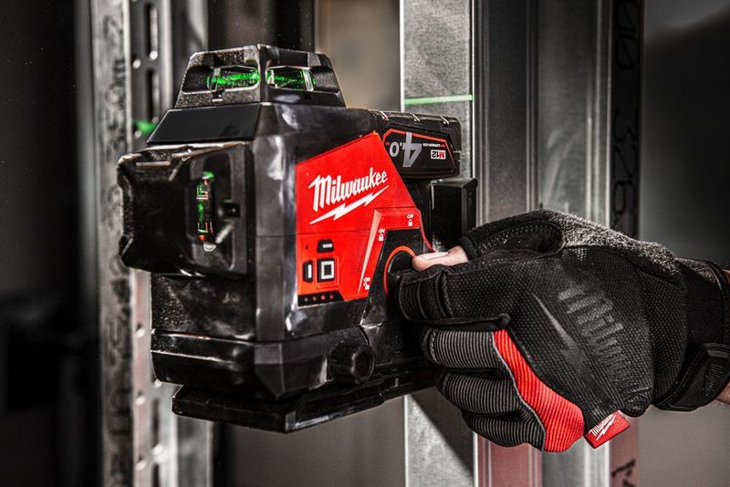 Milwaukee M12 3PLSKIT-401P Treplanslaser – Grön 360° med hög precision