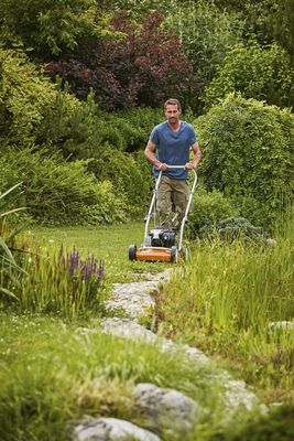 Stihl RM 2 R Bensindriven Gräsklippare ->1500m2
