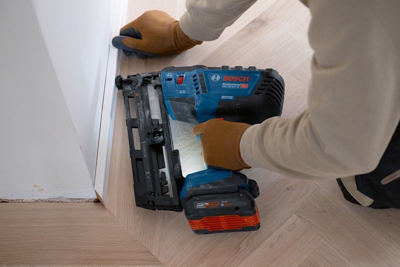 Bosch GNH 18V-64-2 M Dyckertpistol 18V 1,6mm 20° L-BOXX (utan batterier)