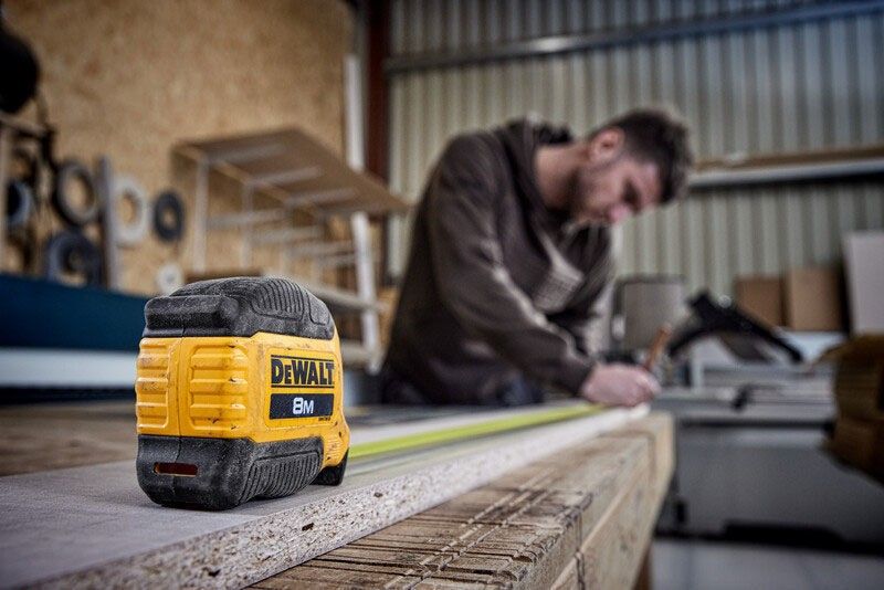 Dewalt DWHT38128-0 Måttband 8m 28mm