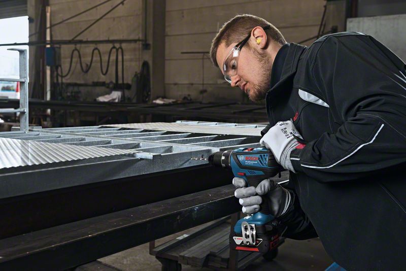 Bosch GSR 18V-28 Borr-/Skruvdragare 18V L-BOXX (2x5,0ah)