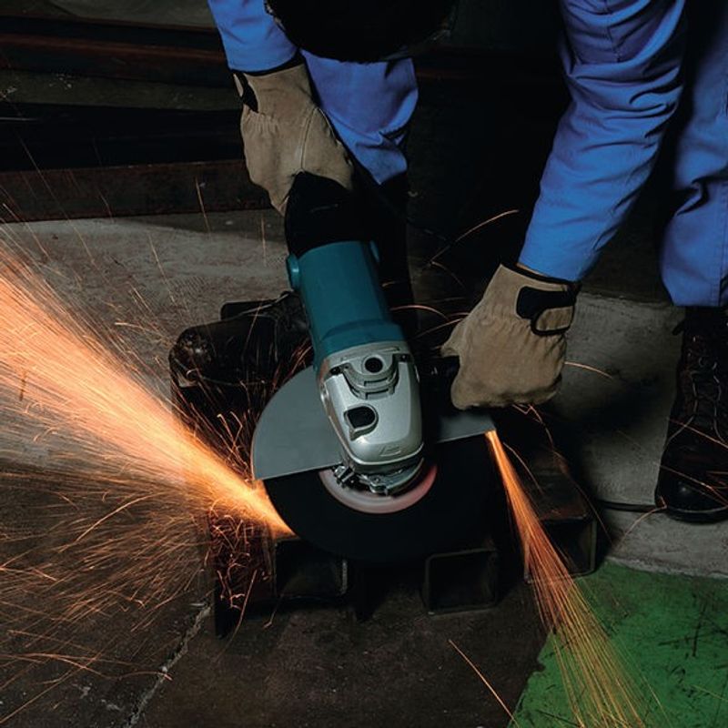 Makita GA9010CF Vinkelslip 230mm (2000W)