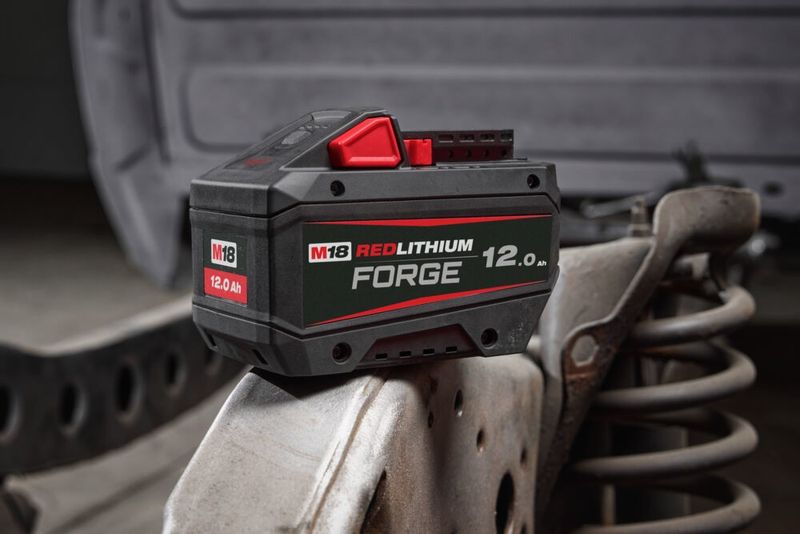 Milwaukee M18 FORGENRG-122 FORGE batteri- och laddningskit 18V 12Ah