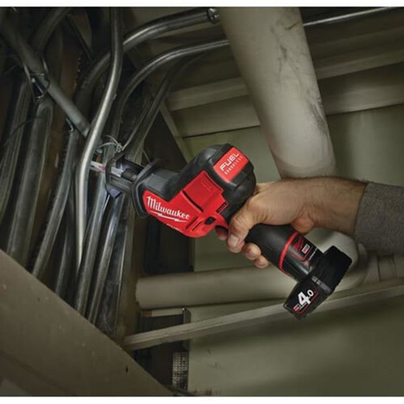 Milwaukee M12 CHZ-402C Tigersåg 12V (2x4,0ah)
